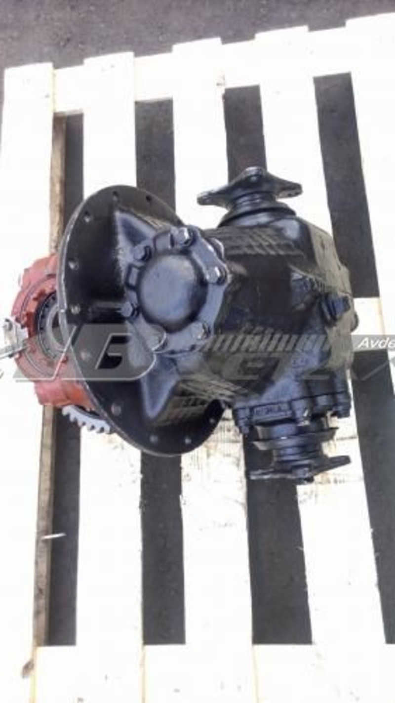 Редуктор средний зил 131. Редуктор заднего моста зил 131. Редуктор среднего моста зил 131. Редуктор средний зил 131. Редуктор среднего моста 131.